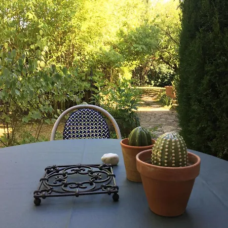Bed & Breakfast De Julie Le Jardin