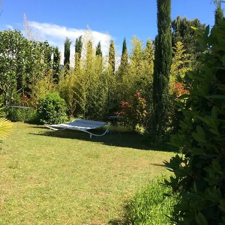 De Julie Le Jardin Bed & Breakfast