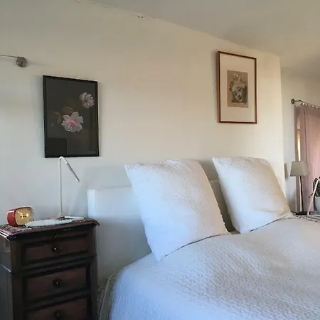 De Julie Le Jardin Bed & Breakfast *